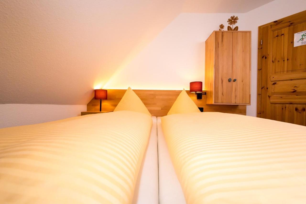 Wohlfuehlhotel Im Schlosspark - Self Checkin Willebadessen المظهر الخارجي الصورة